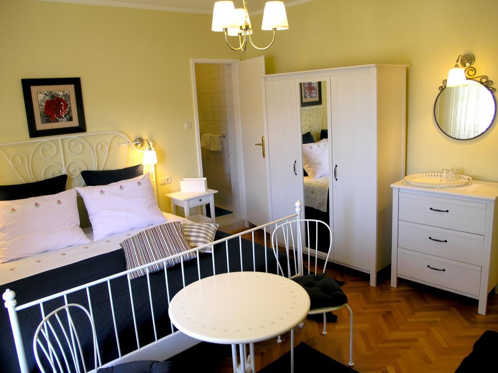 فندق House Rozi Palit الغرفة الصورة